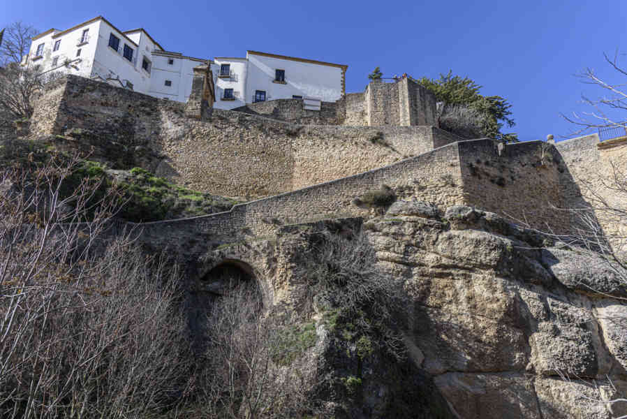 Málaga - Ronda 115 - muralla del Carmen.jpg